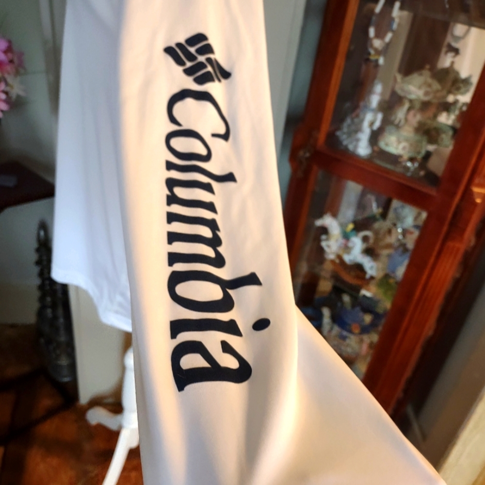 Columbia long sleeve shirt